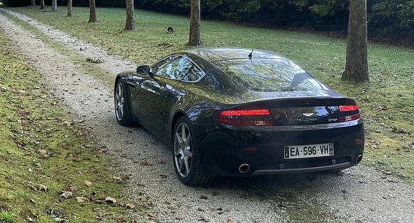 location-ASTON MARTIN-Lisle-roadstr