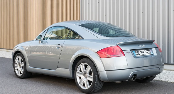 location-AUDI-Chassieu-roadstr