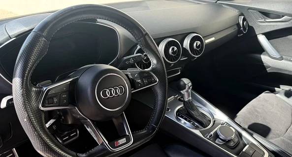 location-AUDI-Sorgues-roadstr