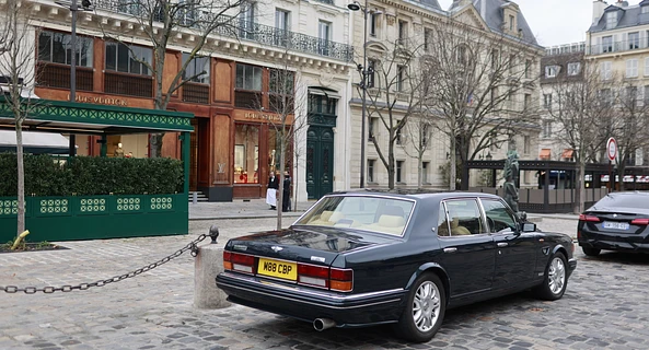 location-BENTLEY-Paris-roadstr