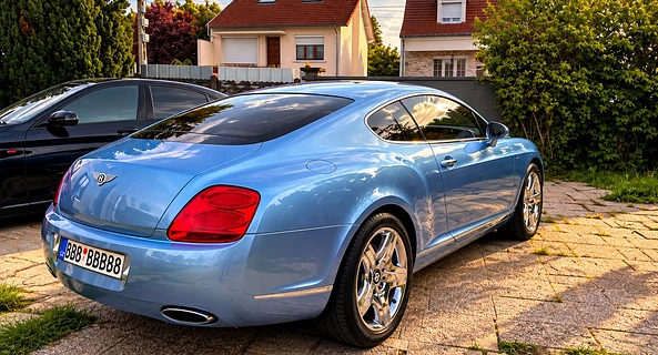 location-BENTLEY-Puteaux-roadstr