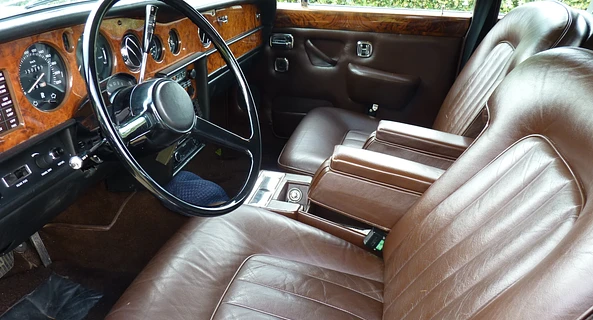 location-BENTLEY-Privas-roadstr