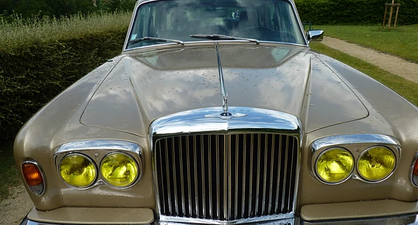location-BENTLEY-Privas-roadstr