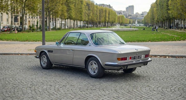 location-BMW-Paris-roadstr