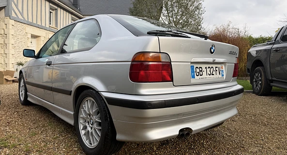 location-BMW-Pennedepie-roadstr