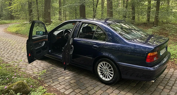 location-BMW-Saint-Maurice-roadstr
