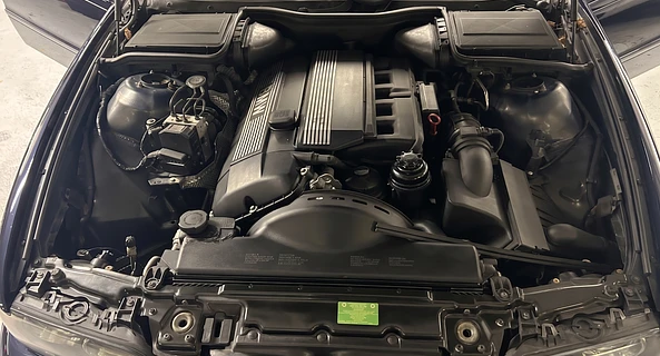 location-BMW-Saint-Maurice-roadstr