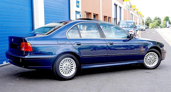 location-BMW-Clamart-roadstr