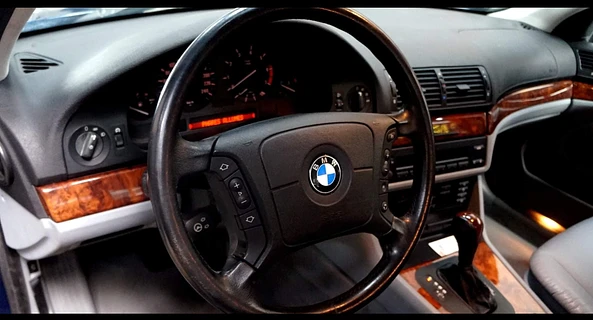 location-BMW-Clamart-roadstr