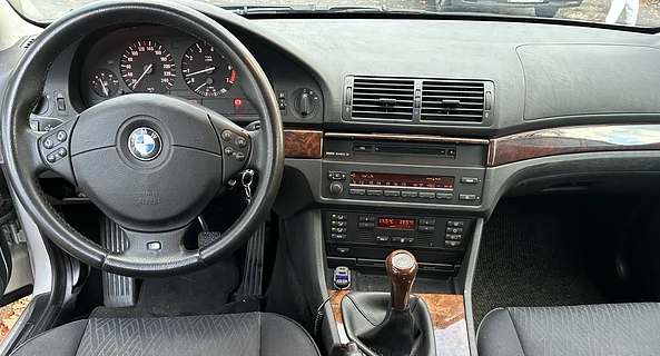 location-BMW-Le Raincy-roadstr