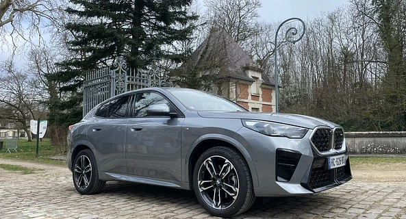 location-BMW-Paris-roadstr