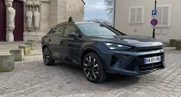 location-CUPRA-Paris-roadstr