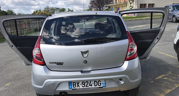 location-DACIA-Saintes-roadstr