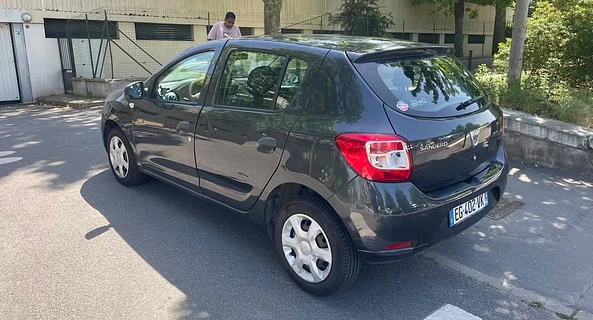 location-DACIA-Le Kremlin-Bicêtre-roadstr