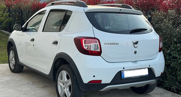 location-DACIA-Calenzana-roadstr