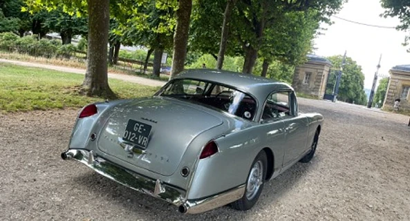 location-FACEL VEGA-Paris-roadstr