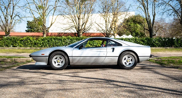 location-FERRARI-Courbevoie-roadstr