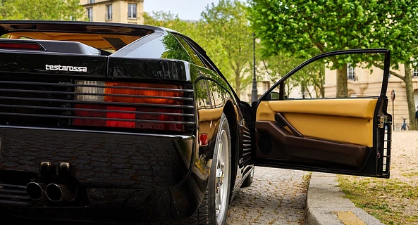 location-FERRARI-Paris-roadstr