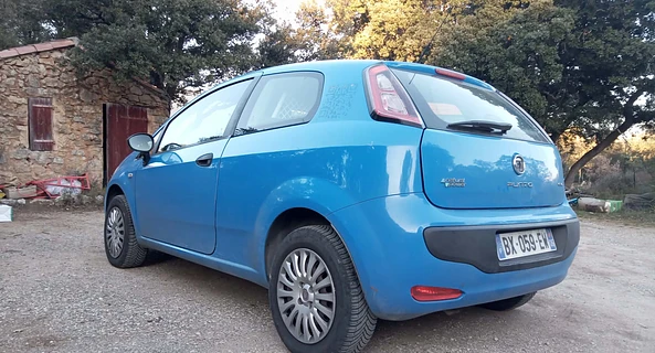 location-FIAT-Lourmarin-roadstr