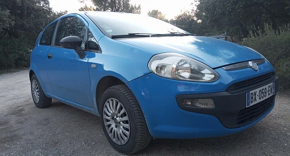 location-FIAT-Lourmarin-roadstr