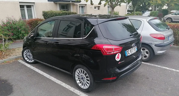 location-FORD-Saint-Malo-roadstr