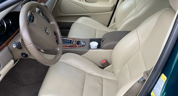 location-JAGUAR-La Celle-Saint-Cloud-roadstr