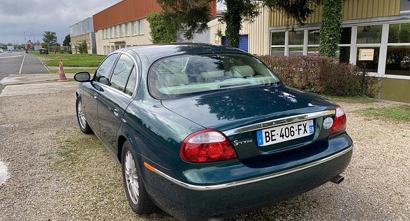 location-JAGUAR-La Celle-Saint-Cloud-roadstr