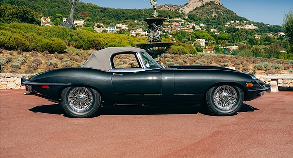 location-JAGUAR-Nice-roadstr