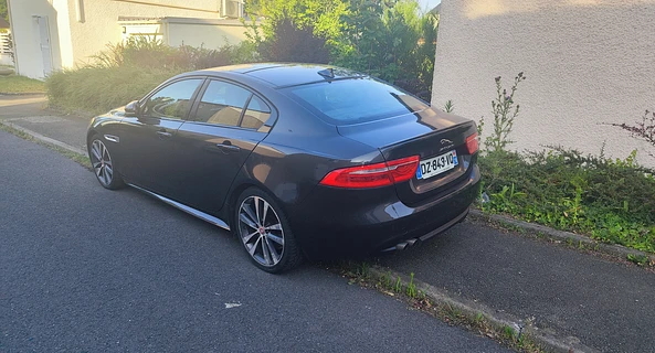 location-JAGUAR-Éragny-roadstr