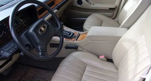 location-JAGUAR-Grenoble-roadstr