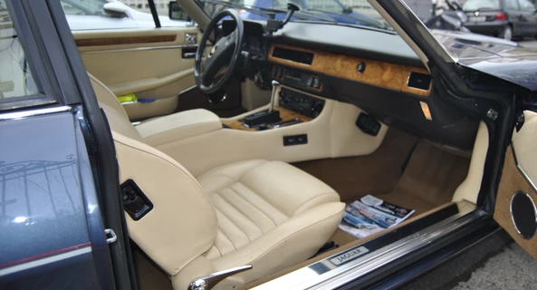 location-JAGUAR-Asnières-sur-Seine-roadstr
