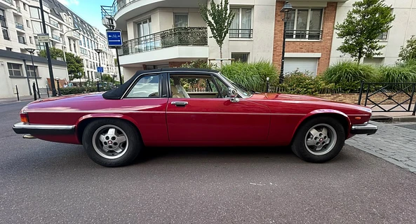 location-JAGUAR-Courbevoie-roadstr