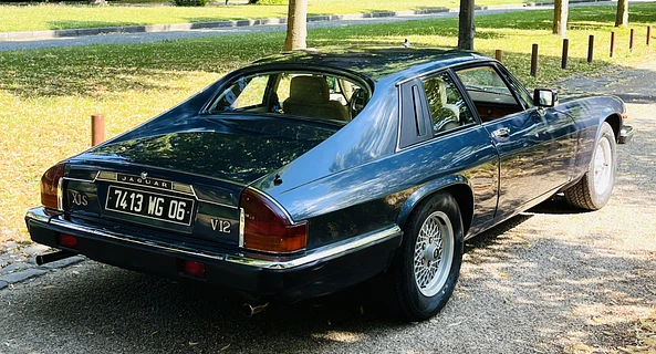 location-JAGUAR-Sèvres-roadstr
