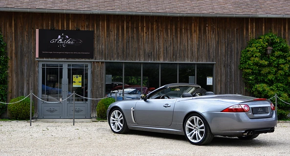 location-JAGUAR-Les Loges-en-Josas-roadstr