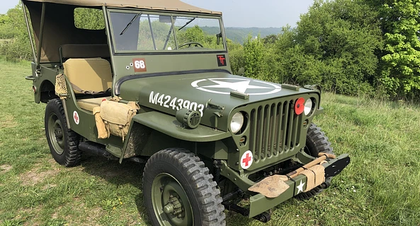 location-JEEP-La Chapelle-Longueville-roadstr