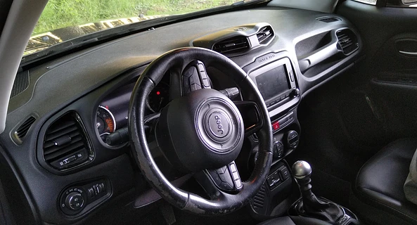 location-JEEP-Treignac-roadstr