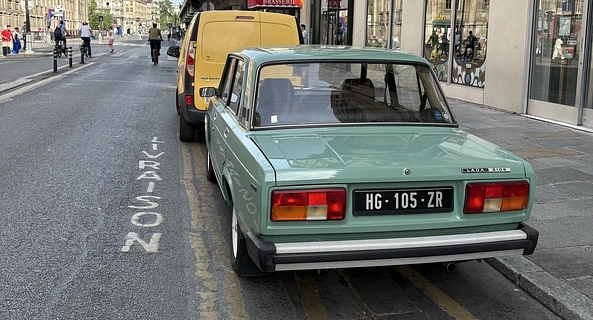 location-LADA-Orsay-roadstr