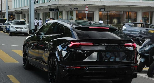 location-LAMBORGHINI-Collonges-sous-Salève-roadstr