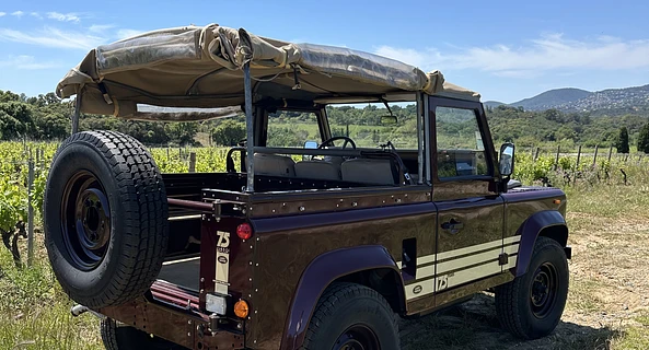 location-LAND ROVER-Nice-roadstr