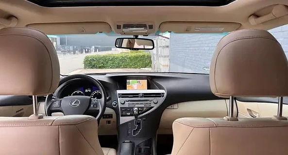 location-LEXUS-Sainghin-en-Mélantois-roadstr