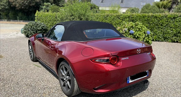 location-MAZDA-Tréméoc-roadstr