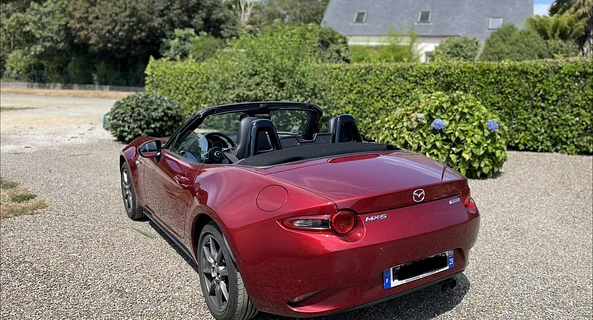 location-MAZDA-Tréméoc-roadstr