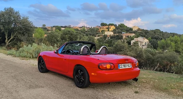 location-MAZDA-Bezouce-roadstr