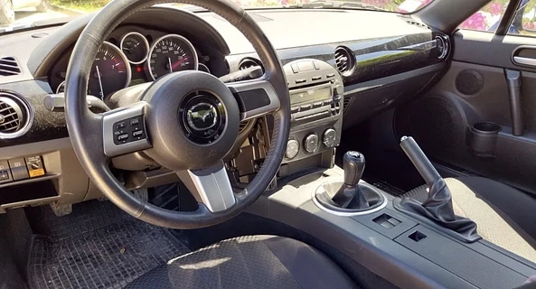 location-MAZDA-Le Cannet-roadstr