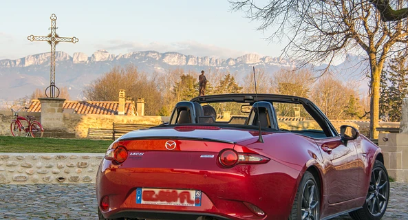 location-MAZDA-Montélier-roadstr