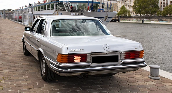 location-MERCEDES-BENZ-Paris-roadstr
