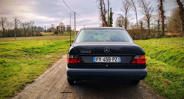 location-MERCEDES-BENZ-Pacé-roadstr