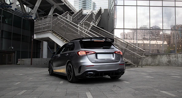 location-MERCEDES-BENZ-Puteaux-roadstr