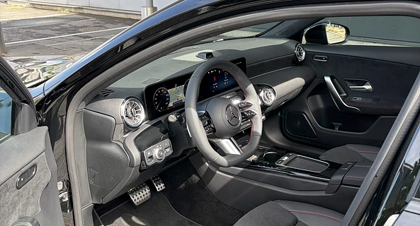 location-MERCEDES-BENZ-Livry-Gargan-roadstr