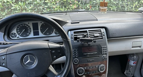 location-MERCEDES-BENZ-Issy-les-Moulineaux-roadstr